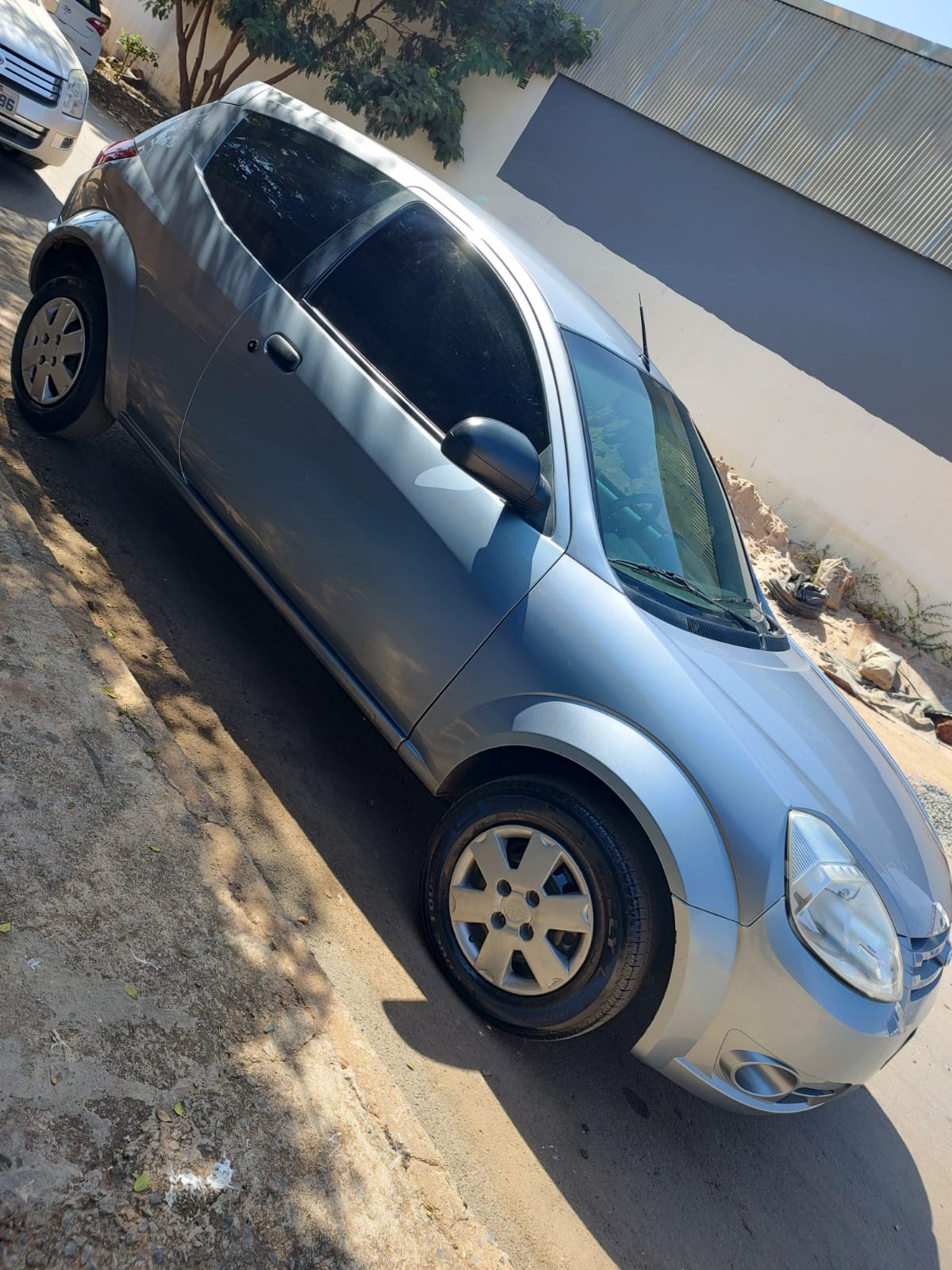 Ford KA 2008/2009 – vidros e travas elétricas