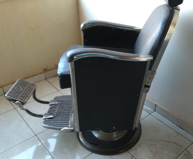 Cadeira de Barbeiro - raridade, marca Ferrante, déc. de